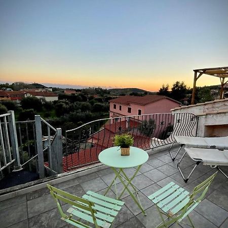 Casa Delle Farfalle Chia Exteriör bild